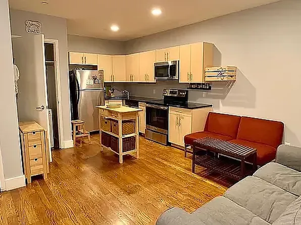 409 Broadway image 1 of 8