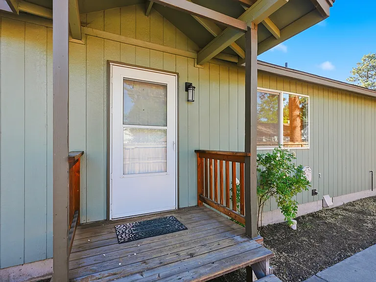 510 NE Quimby Ave #2 — Photo 3