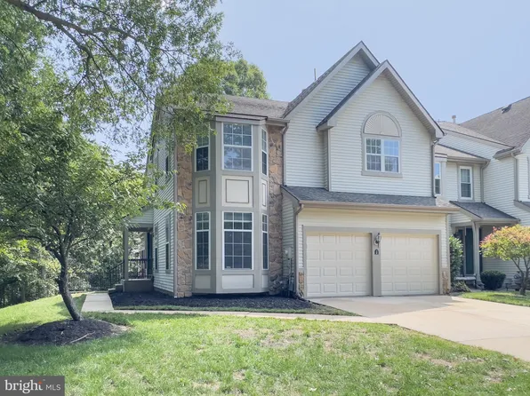 2 Langcliffe Ct, Mount Laurel, NJ 08054