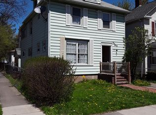 130 Cedarwood Ter, Rochester, NY 14609