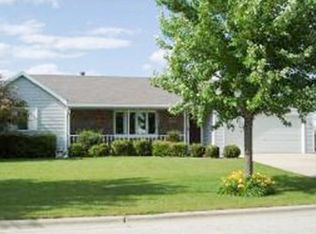 3161 E Ottertail Ct, Green Bay, WI 54311