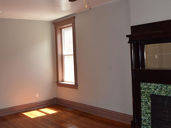 3rd image of 4646 Louisiana Ave