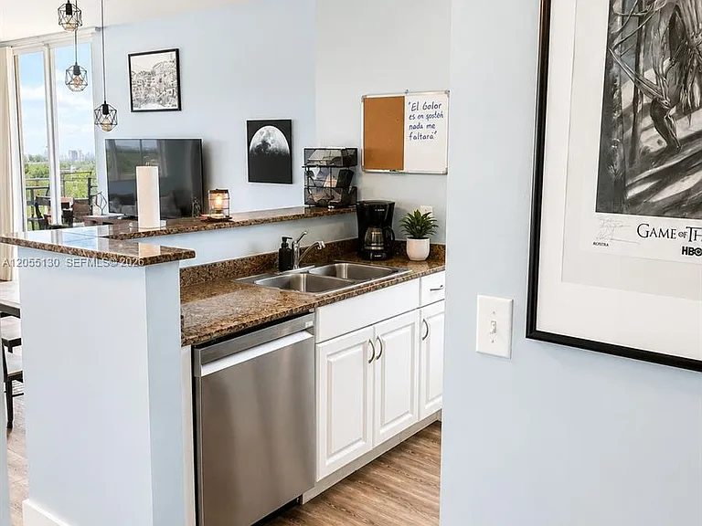 215 SW 42nd Ave #710 — Photo 8