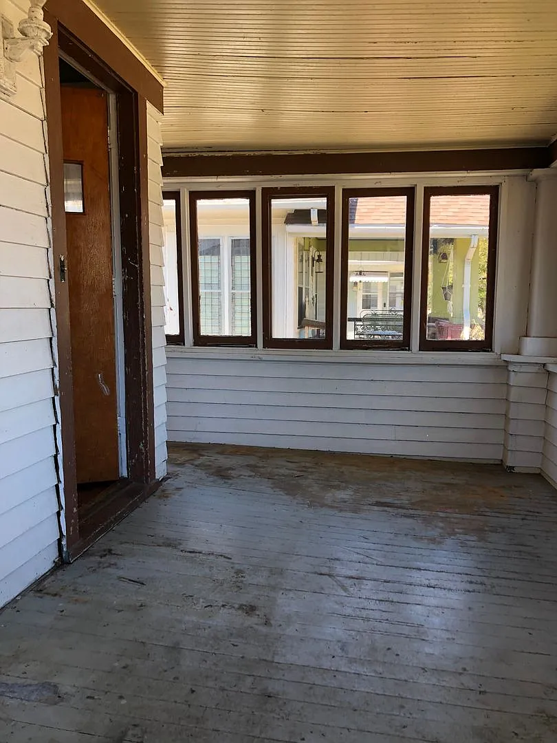 Spacious 2 Bedroom Home Ready To Welcome You — Photo 1