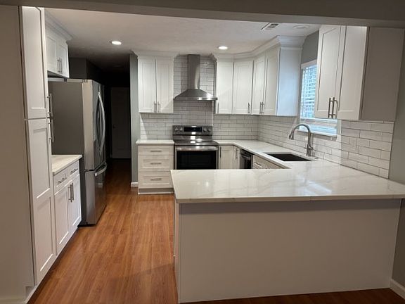 5th image of 2141 Wooddale Ln