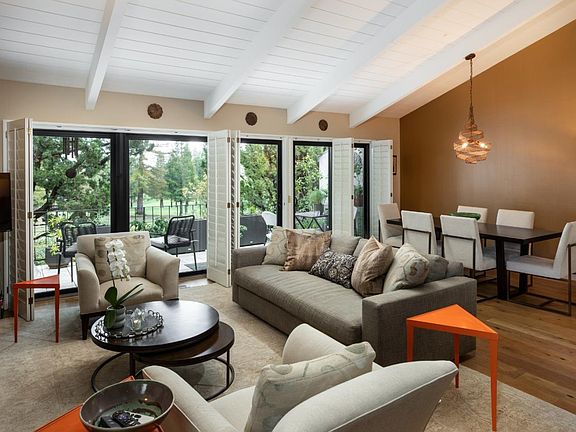 5th image of 136 Sand Hill Cir