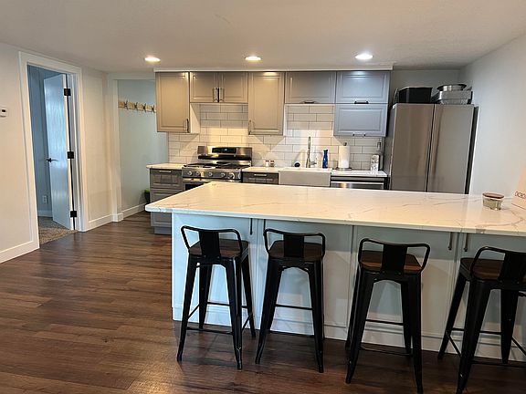 4th image of 15433 Lakeview Dr