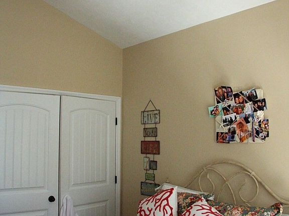 3rd image of 731 W Saint Augustine St #4