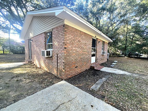 2nd image of 1731 Knight Dr