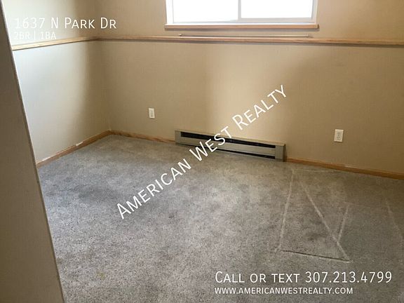 3rd image of 1637 N Park Dr