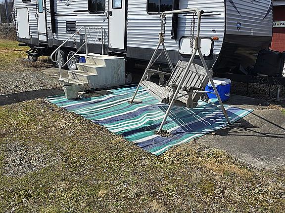4th image of 111 Highland Ln