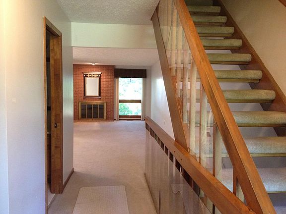 3rd image of 1424 Lakeside Dr
