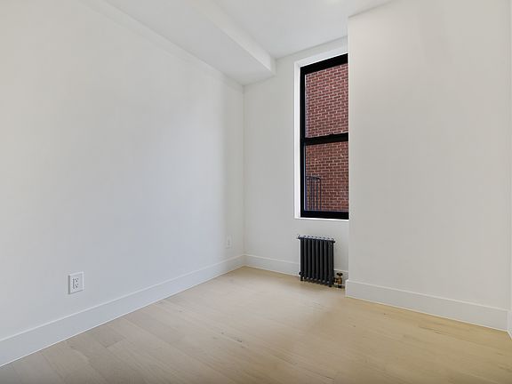 4th image of 301 W 22nd St #26A