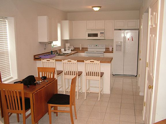 5th image of 1093 Century Oaks Dr