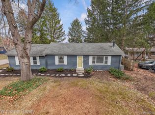 4215 Newton Rd, Commerce Township, MI 48390