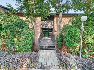 5515 E Lake Dr #93-F, Lisle, IL 60532