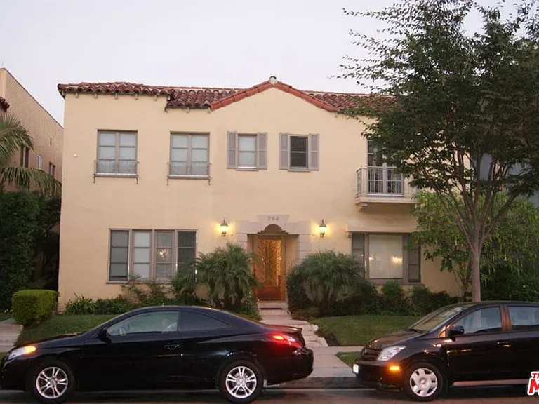 264 S Reeves Dr #101 — Photo 1