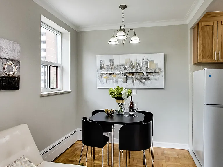 460 Eglinton Ave E #503 — Photo 26
