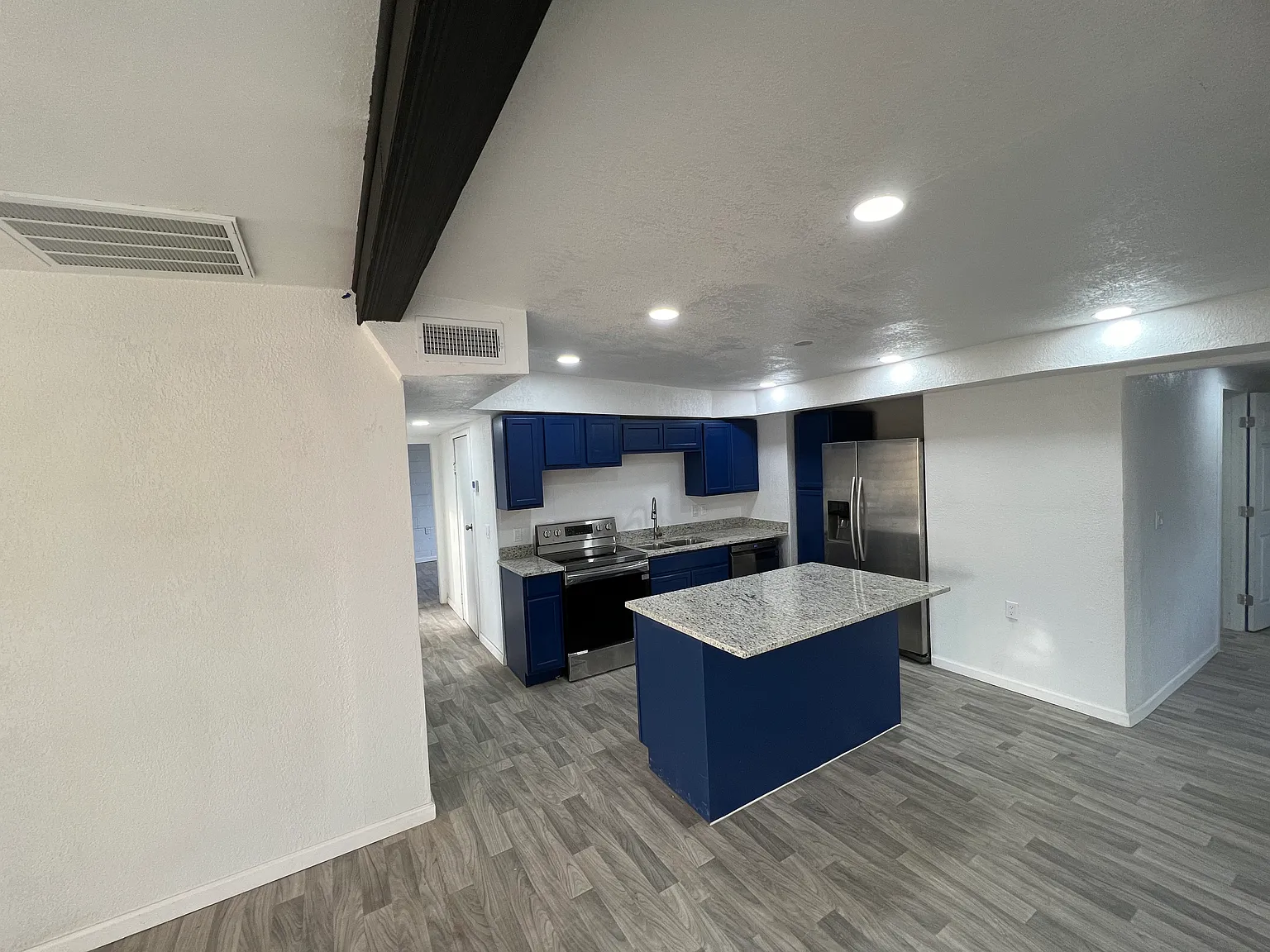 4 bed, 1200 sqft, $1,625 — Photo 1