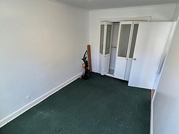 4th image of 5386 63rd St Floor 1