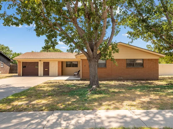 921 Mills Ave, Dumas, TX 79029