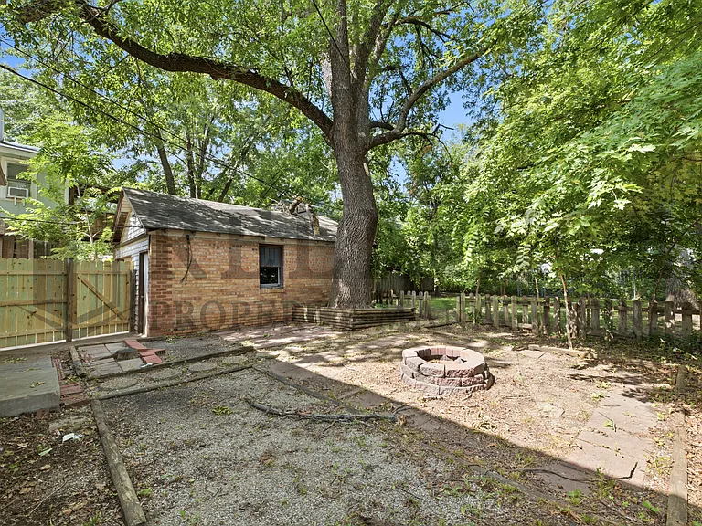 525 S Chautauqua Ave — Photo 9