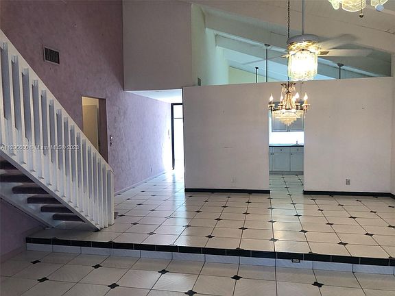 5th image of 801 Mockingbird Ln