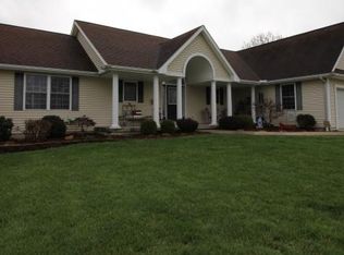 1214 Cypress Rd, Olney, IL 62450