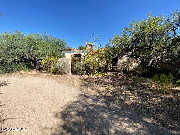 2nd image of 1235 W Camino Cuzco