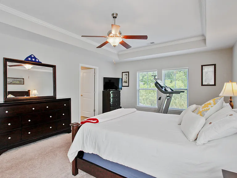 35 Whitaker Way N — Photo 4