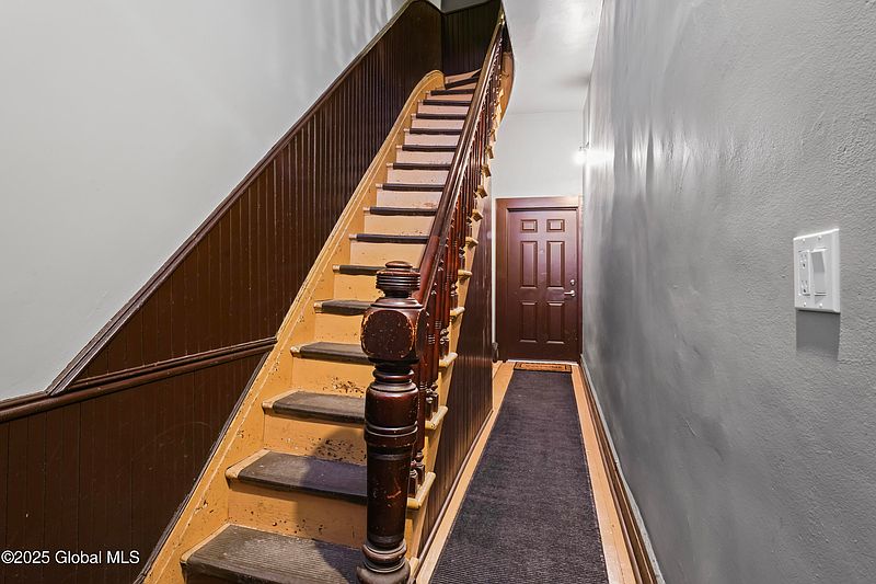 4th image of 368 Madison Avenue