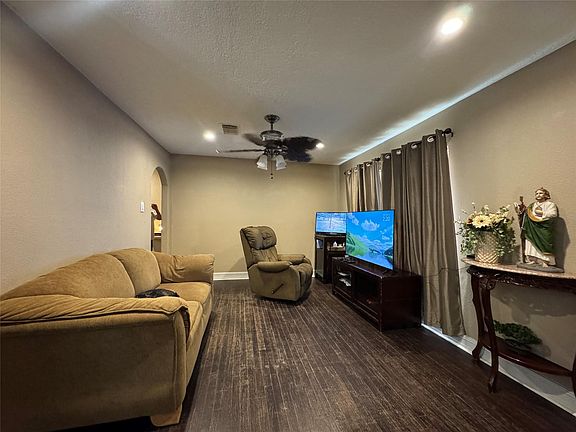 4th image of 6111 Beldart St