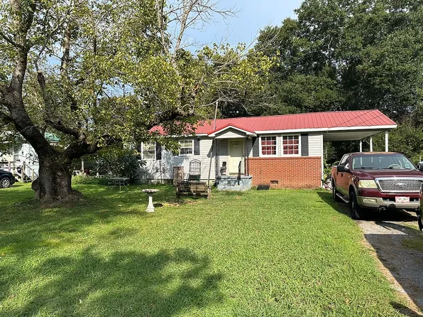 1318 Raydine Ln, Rossville, GA 30741