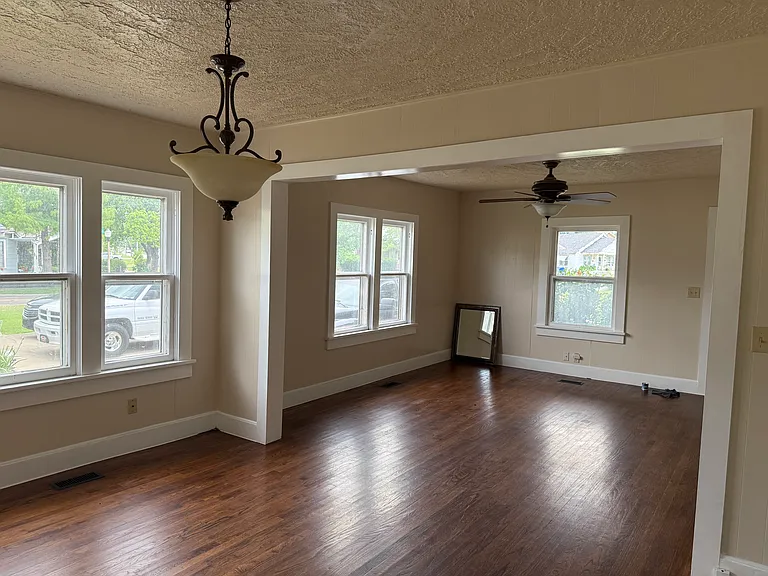 418 N Crawford Ave — Photo 25