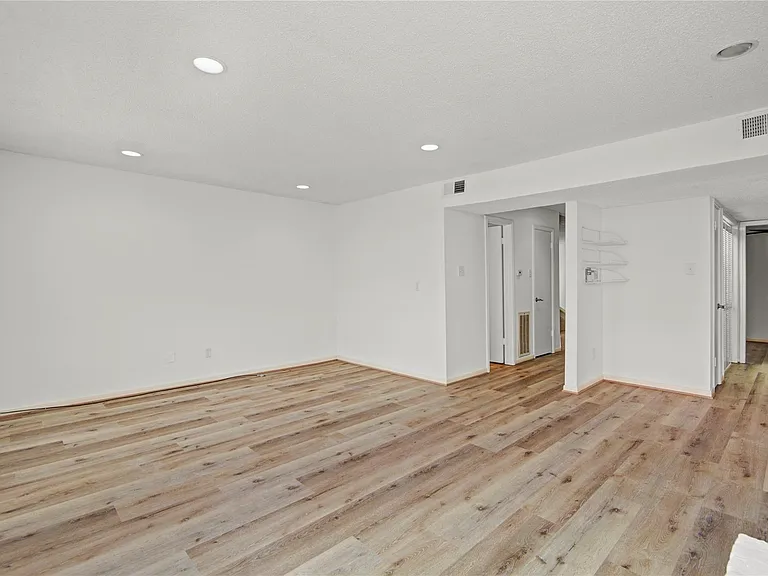 1334 Country Place Dr — Photo 15
