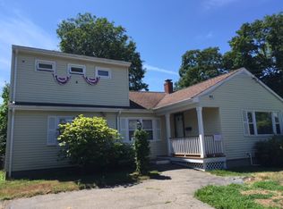 30 Cottage St, Bristol, RI 02809