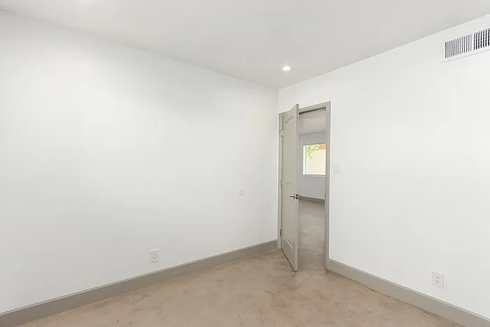 4538 N 8th Pl #4 — Photo 16