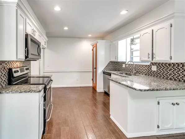 2640 Michael Dr, Edmond, OK 73013
