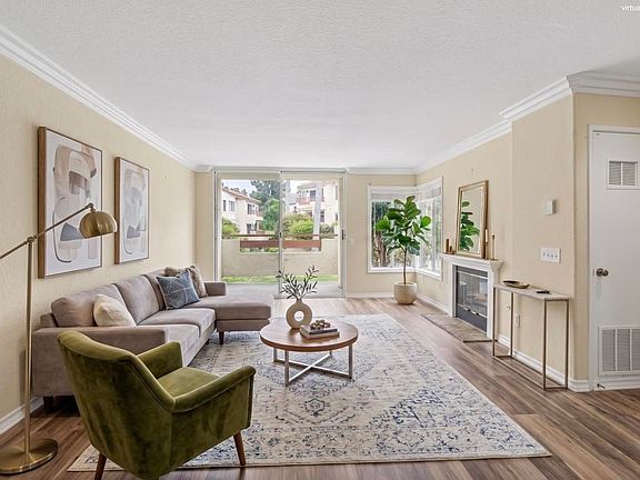 2nd image of 320 Isthmus Way Unit 22