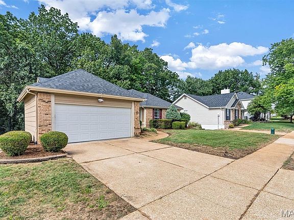 4th image of 1409 Oakhall Manor Ct
