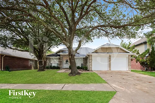 18811 Singing Woods Dr Photo 1