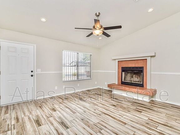 3rd image of 9249 N Hampshire Dr