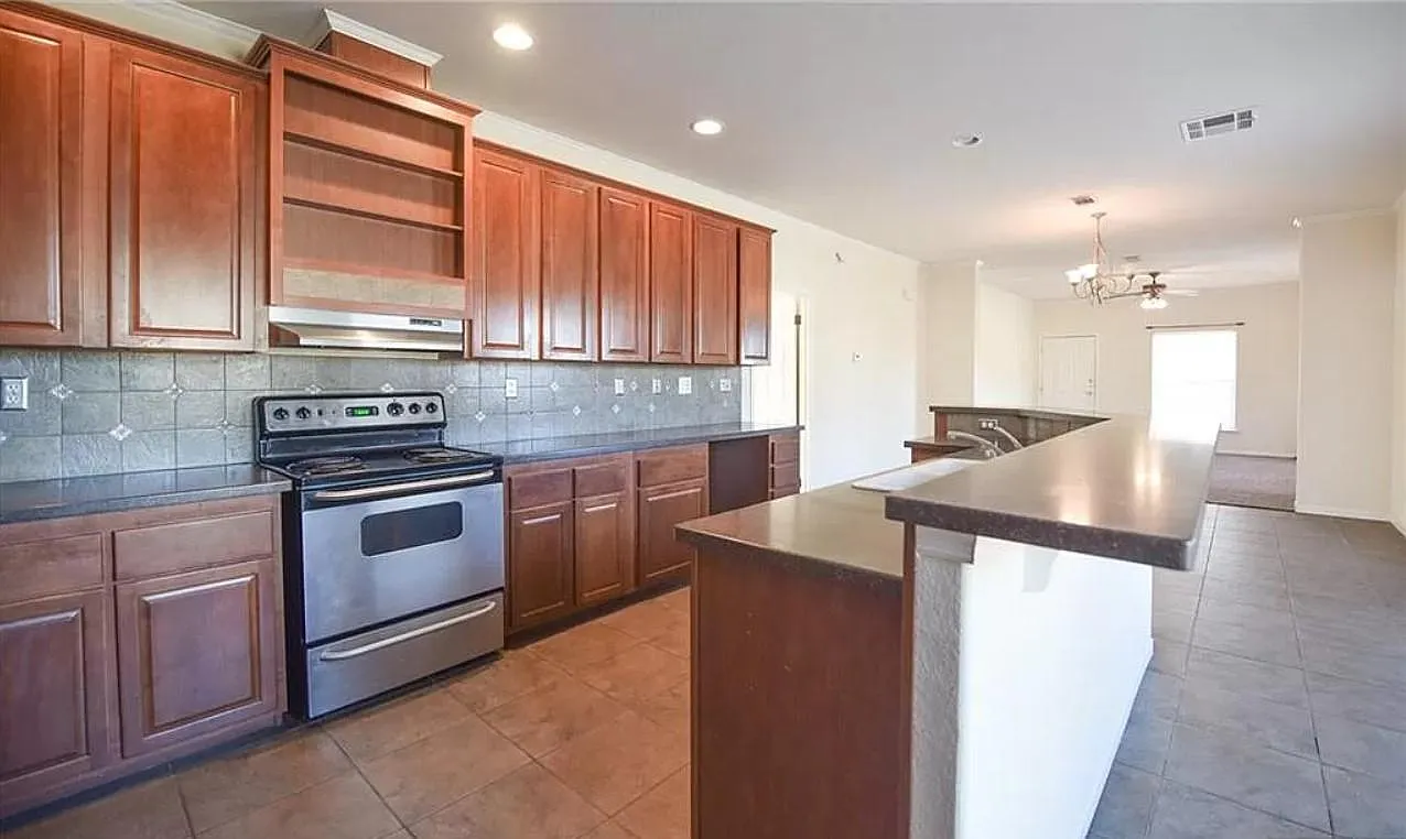 101 Nathan Ln — Photo 2