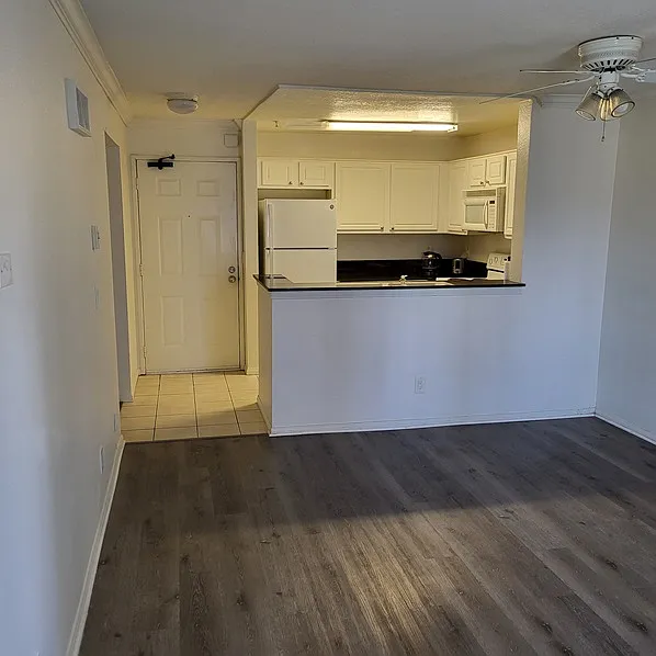 1 bed, 600 sqft, $2,798 — Photo 3