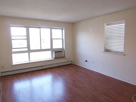 4th image of 70 E 120th St Fl 2