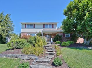 3303 Barklay Rd, Whitehall, PA 18052