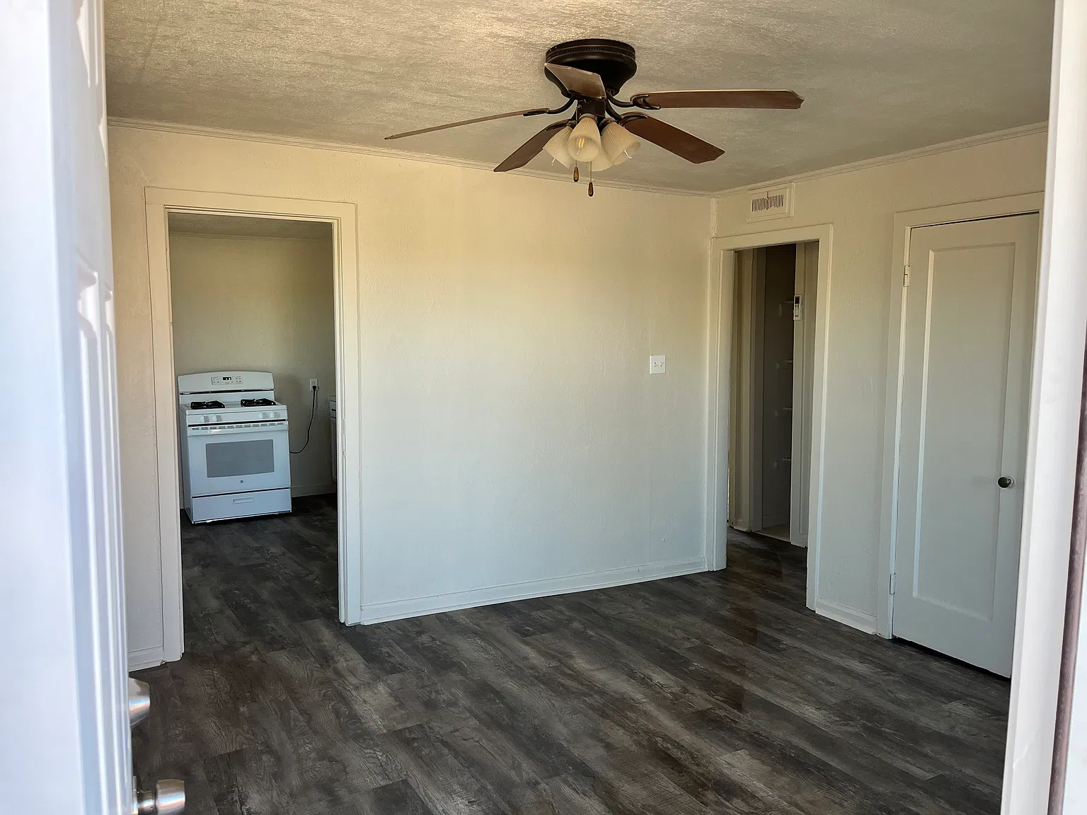 822 Granada St — Photo 3