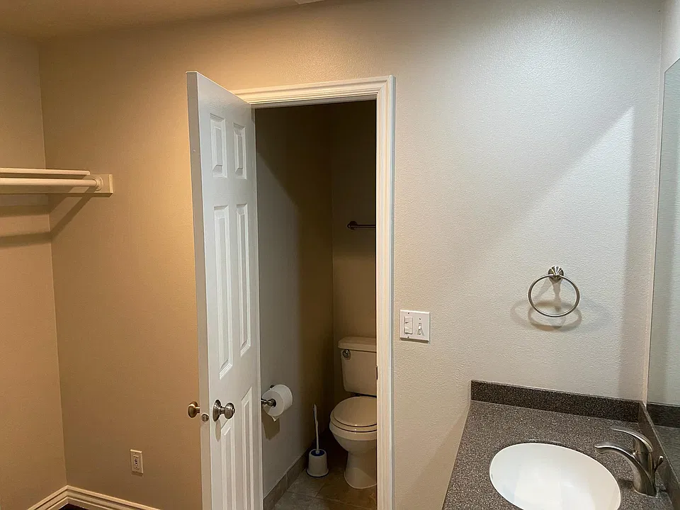 3 bed, 1080 sqft, $685 — Photo 3