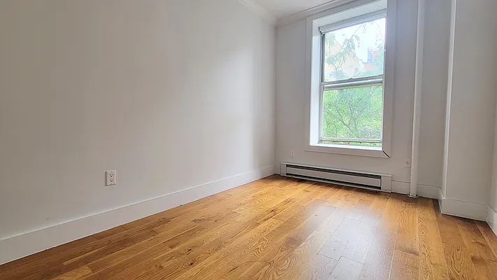 Rented by OGI Management | media 4