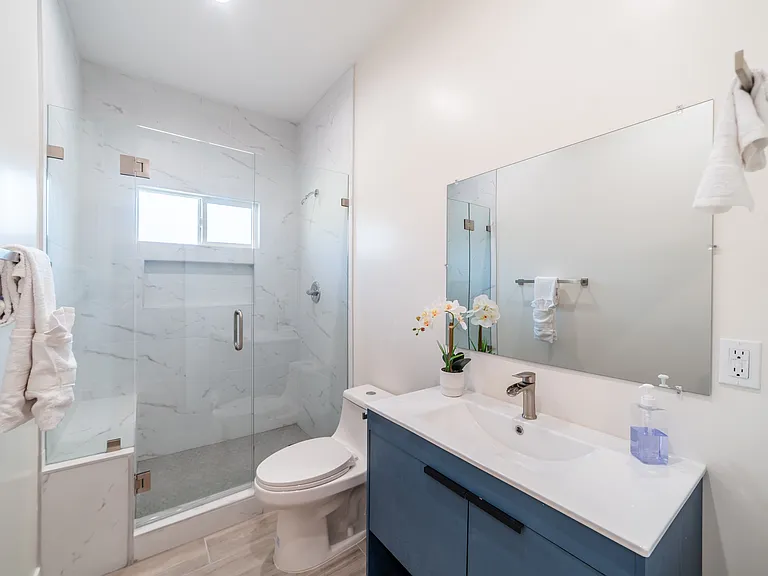 1140 Elden Ave #4 — Photo 5